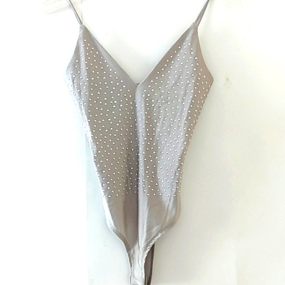 BODYSUIT GRAY SILVER STUDDED V-NECK HIGH-CUT THONG SIZE MEDIUM NWT - Picture 6 of 7